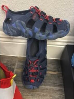 KEEN Kids Navy Blue Active Hybrid Sandals with Red Bungee